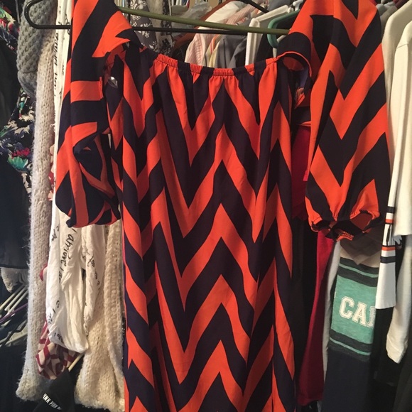 Tops - Picture 4 of 8